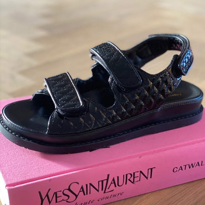 reform analyse navneord Copenhagen Shoes Luxury Patent Sandal - Black - KØB ONLINE